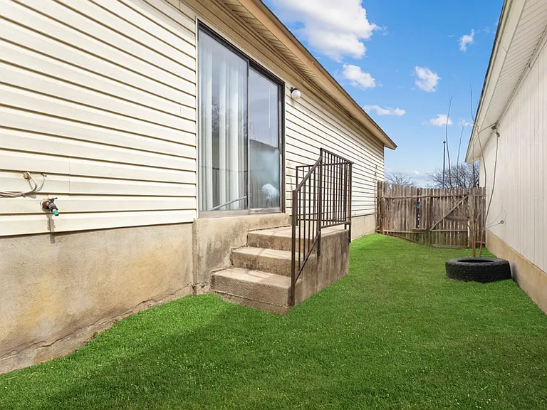 9711 Arcade Rdg — Photo 30
