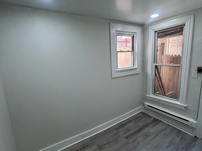 323 N 9th St #1 — Photo 5