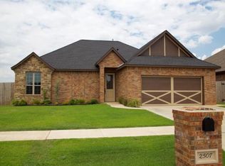2507 Hayride Dr, Weatherford, OK 73096