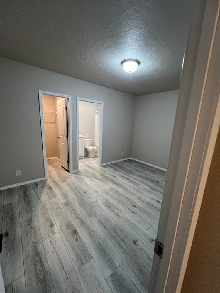 3 bed, 1001 sqft, $1,325 — Photo 2