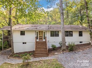 7 Angus Ln, Asheville, NC 28805
