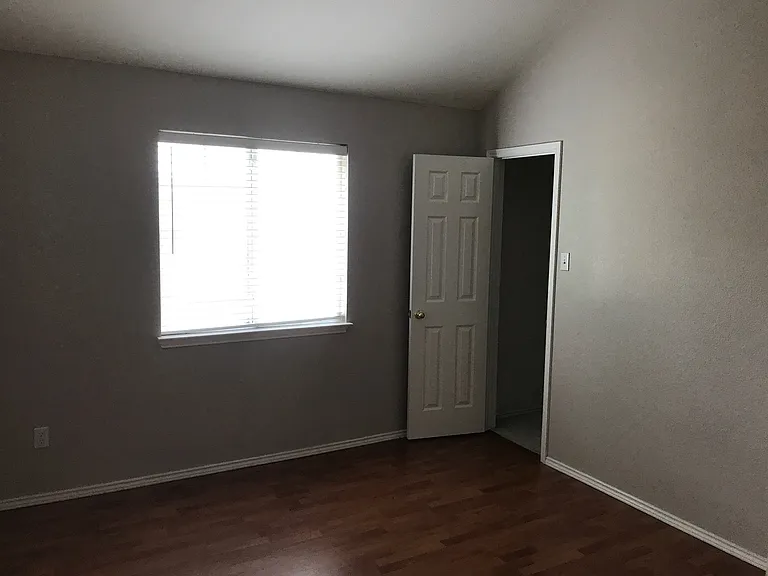 7901 Constitution Dr — Photo 10