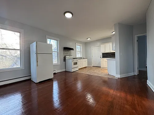 19 Laurel St #2 Photo 1