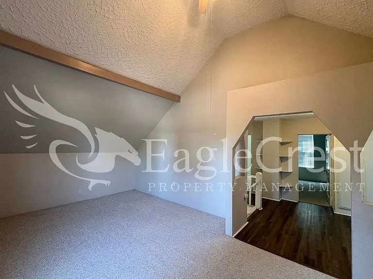 613 Locust St — Photo 26
