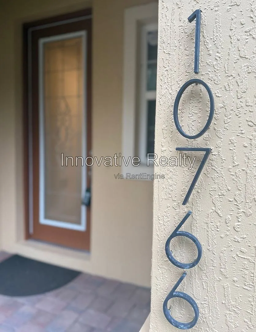 4 bed, 3.5 bath, 2059 sqft, $2,995 — Photo 2