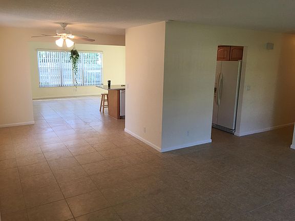 2nd image of 8842 SE Sandcastle Cir