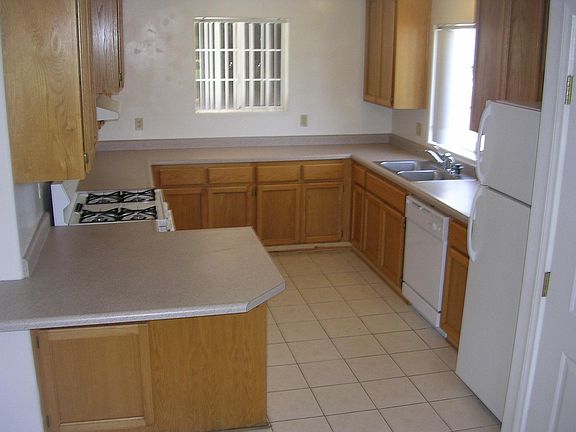 5th image of 4756 W Point Loma Blvd Unit A