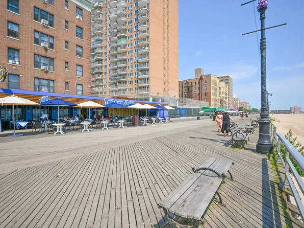 65 Oceana Drive East image 35 of 44