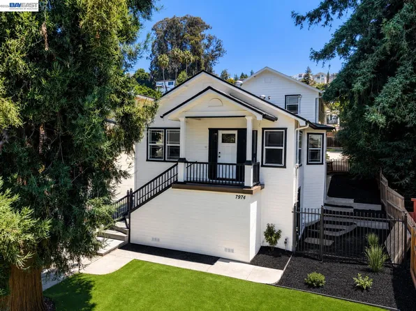7974 Hillmont Dr, Oakland, CA 94605
