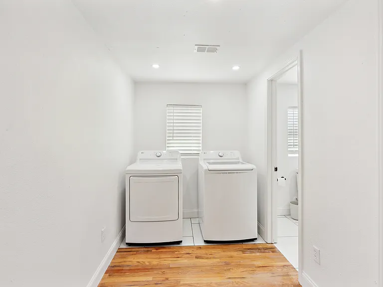 229 Sherman Dr — Photo 28