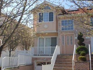 1st image of 424 Englewood Ave