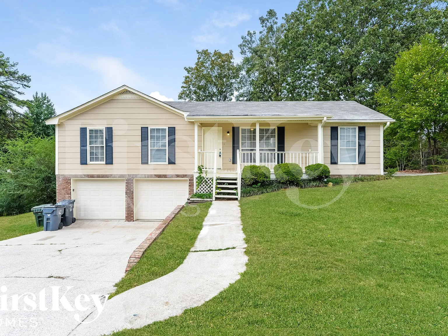 3 bed, 2.0 bath, 2210 sqft, $1,780 — Photo 1