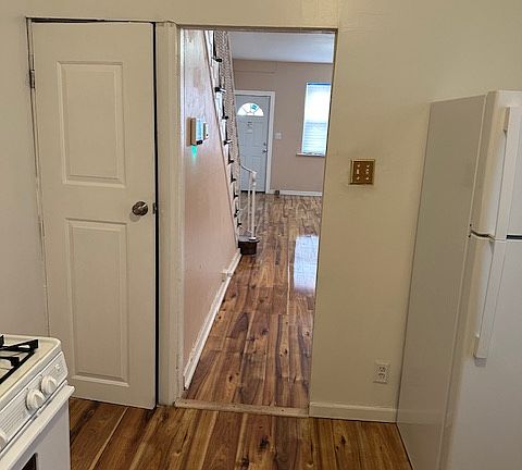 4th image of 1620 French St