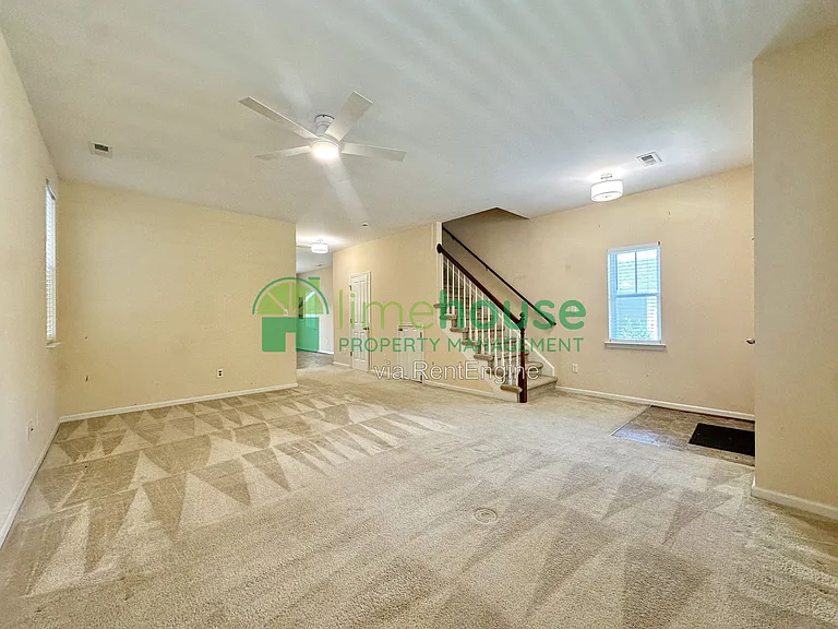 132 Filbert St — Photo 6