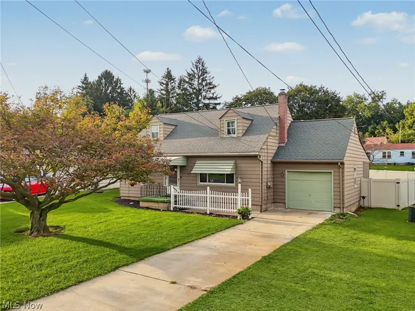 553 Judith Ln, Struthers, OH 44471