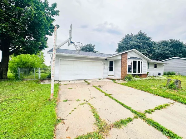 2913 Gilbert Dr, Green Bay, WI 54311