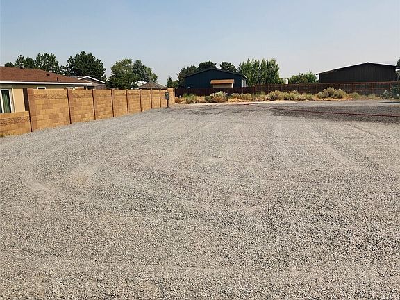 3rd image of 321 Spring Circle SW