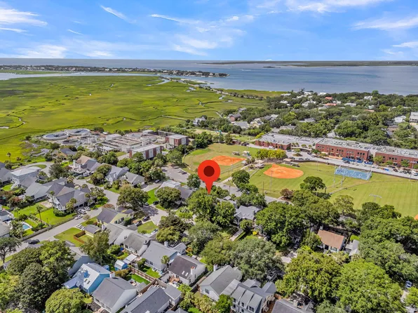 1527 Barquentine Dr, Mount Pleasant, SC 29464