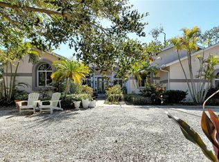 746 Plymouth St, Sarasota, FL 34242