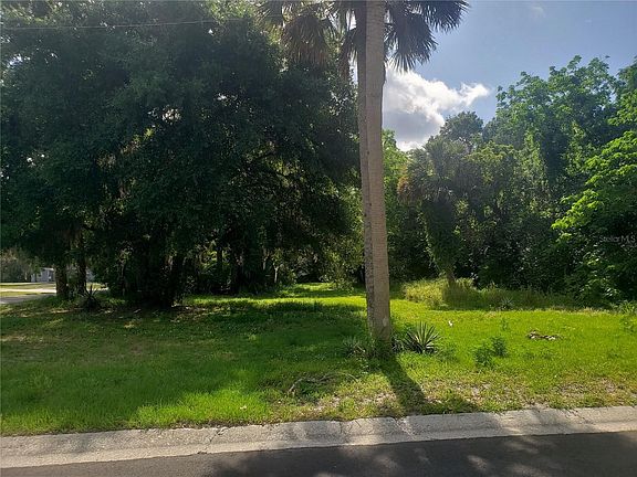 5th image of 1017 E Hazzard Ave