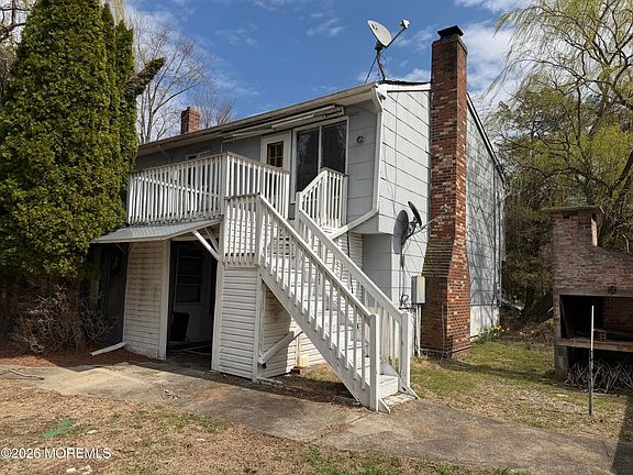 4th image of 350 Bartley Road