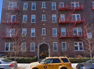4520 43rd St APT 4C, Long Island City, NY 11104