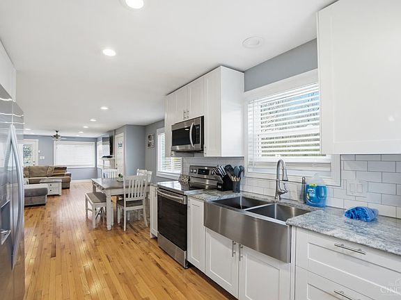5th image of 5555 Beechmont Ave