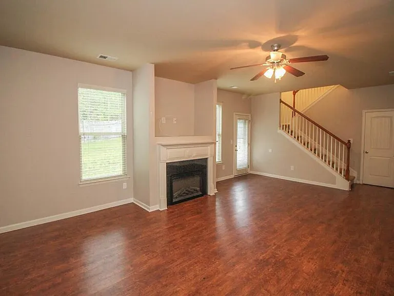 458 Lory Ln — Photo 15