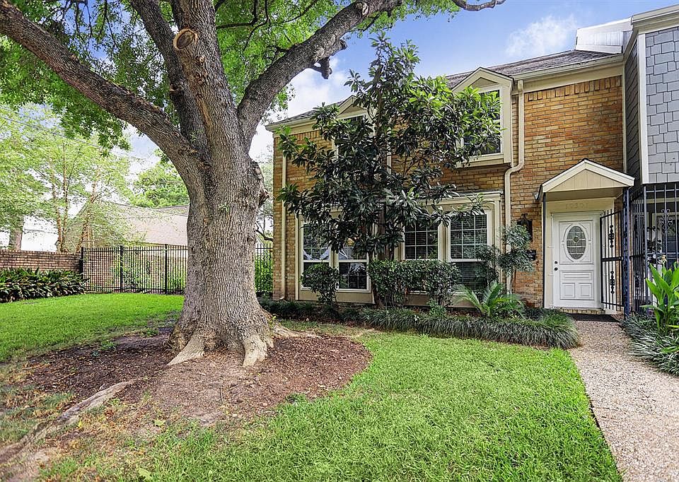 1st image of 10301 Briar Forest Dr