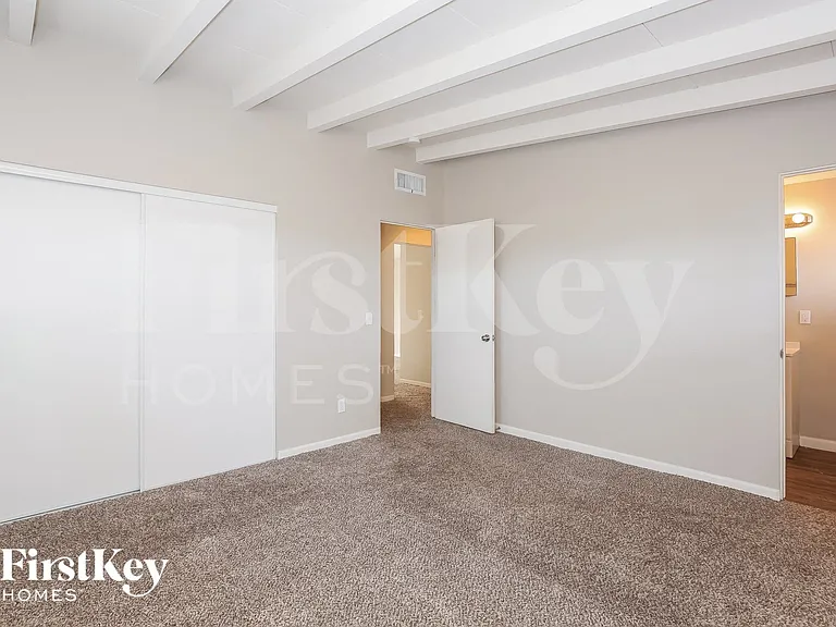 716 N Bruce St — Photo 8