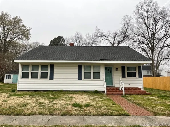 411 2nd St, West Point, VA 23181