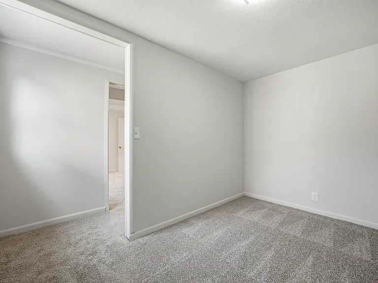 3314 S 122nd St — Photo 17