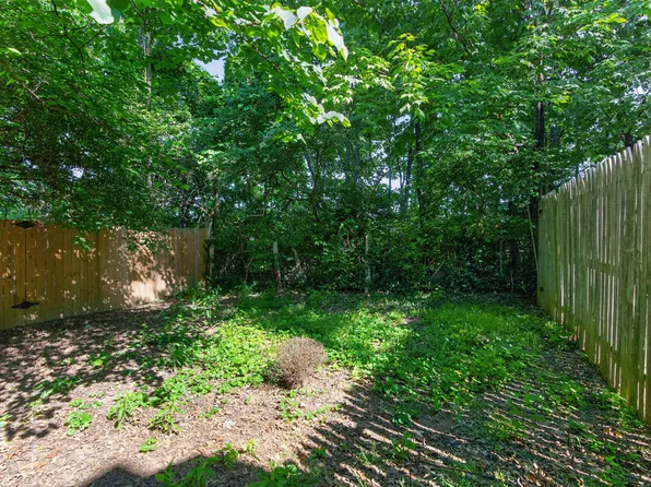 3413 Springlake Dr, Lexington, KY 40517