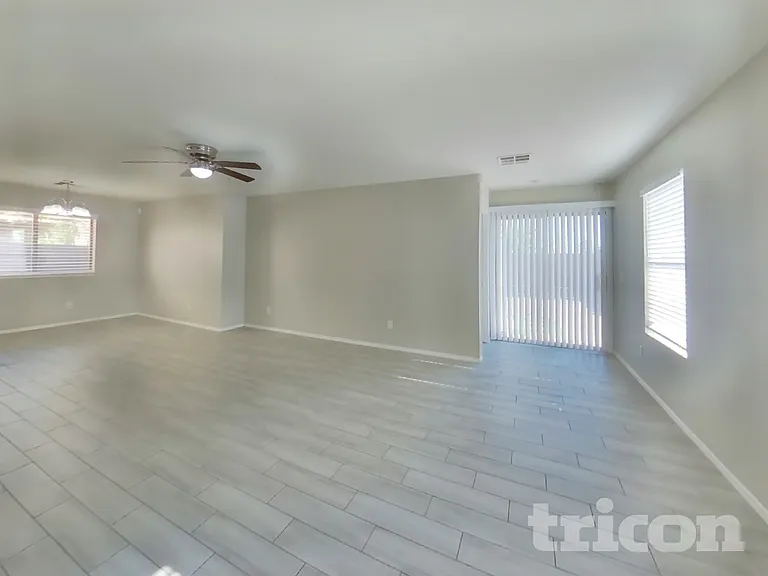 37144 W Amalfi Ave — Photo 3