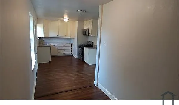 2523 Gross Rd — Photo 3