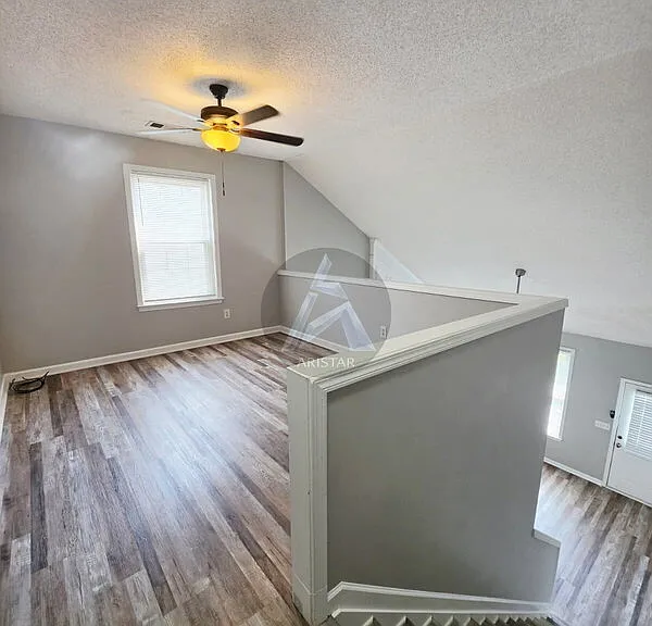 1691 Woodsford Rd NW — Photo 10