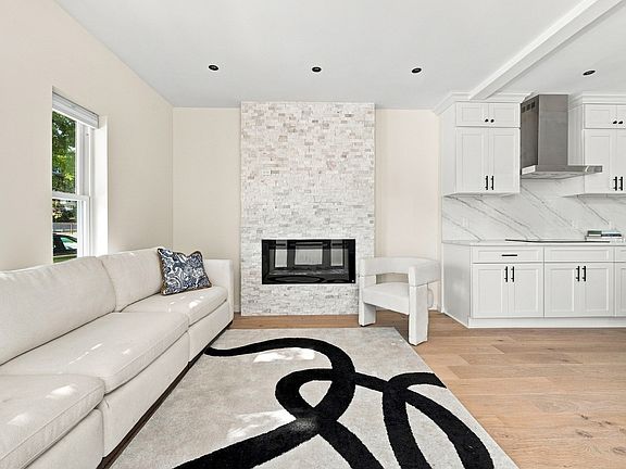 4th image of 455-457 Summer St #1