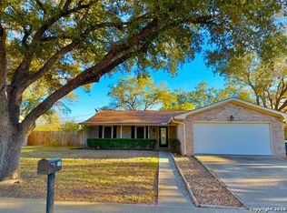 1104 Newhall St, Beeville, TX 78102