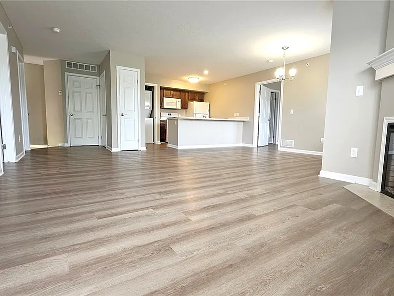 1609 Hill Park Ct — Photo 4