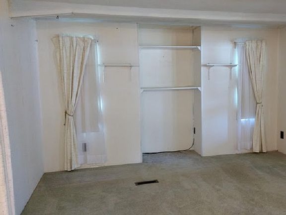 4th image of 900 E Pembroke St
