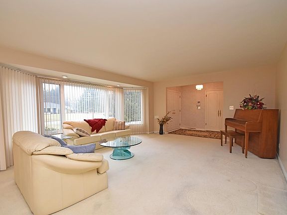 5th image of 3255 S Whitetree Cir
