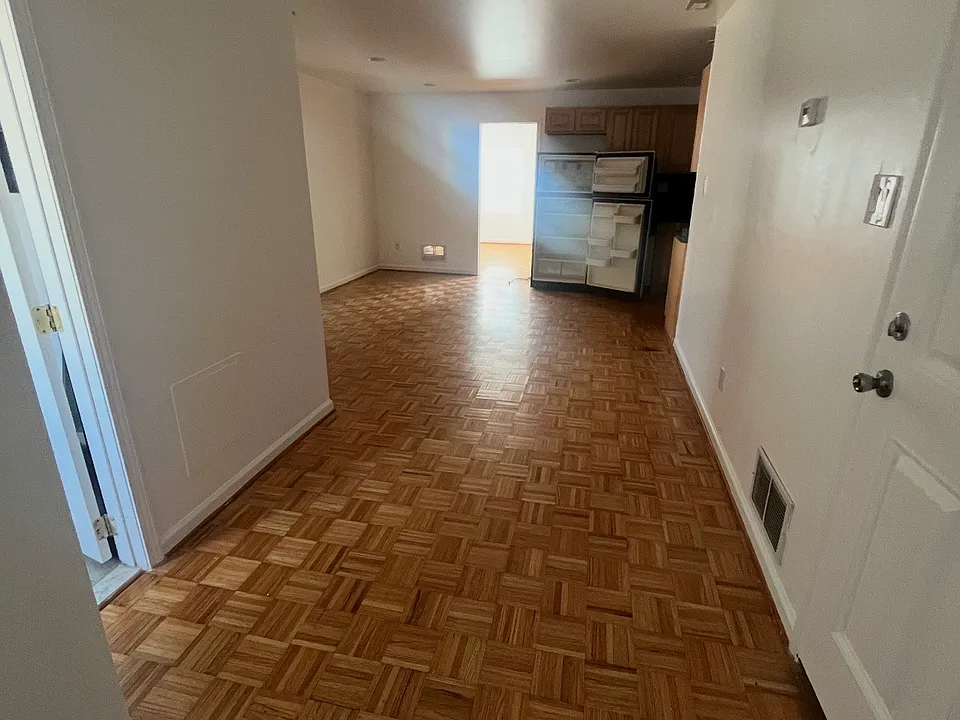 1211 Ridge Ave #3