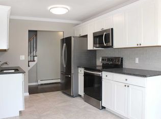 34 Hooper St, Pt Jefferson Station, NY 11776