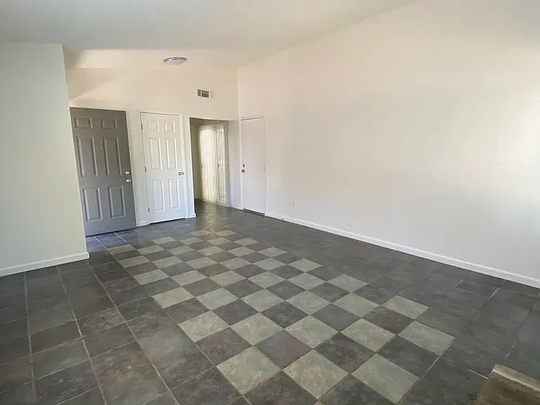 118 Raleigh Dr — Photo 13