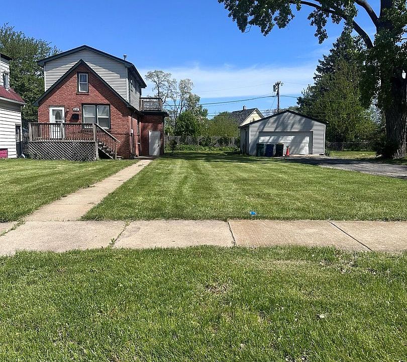 1st image of 526 E 154th Pl