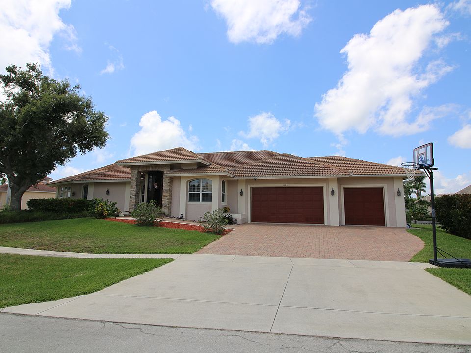 1st image of 824 Bluebonnet Ct