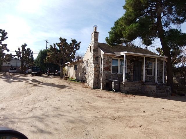 2nd image of 55569 Pueblo Trl