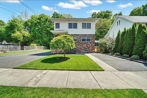 22 Riverside Dr #2 Photo 1