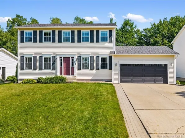 38 Carrington Ln, Fredericton, NB E3A 5R5