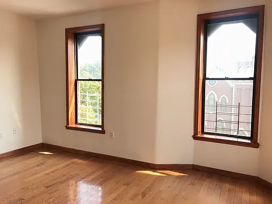 Rented by Nooklyn NYC LLC | media 10